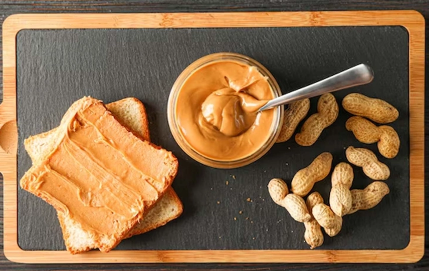 scoop of peanut butter calories
