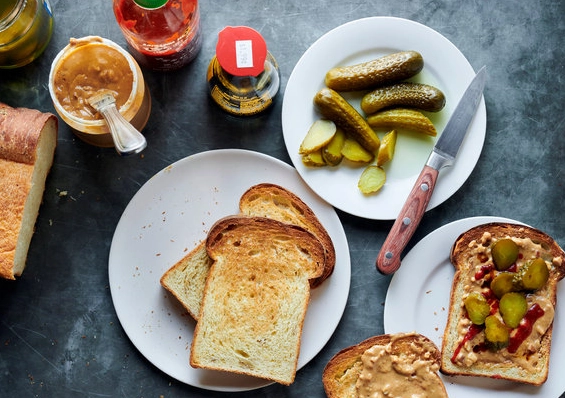 sriracha peanut butter noodles